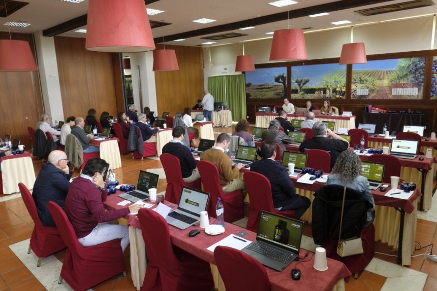 Júri do 15º Concurso Internacional de Azeite Virgem Extra - Prémio CA Ovibeja reúne-se em Beja